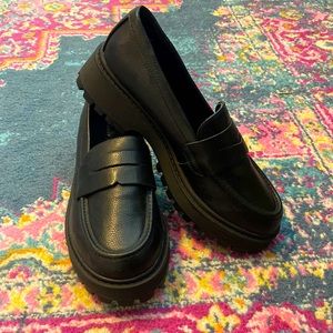 NWOT Chunky Platform Loafers